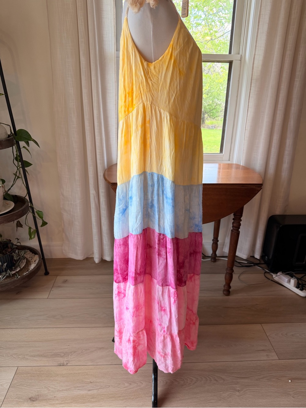 White Birch tie dye ombré Lightweight Dress. Should ties. Excellent condition. - Picture 3 of 5